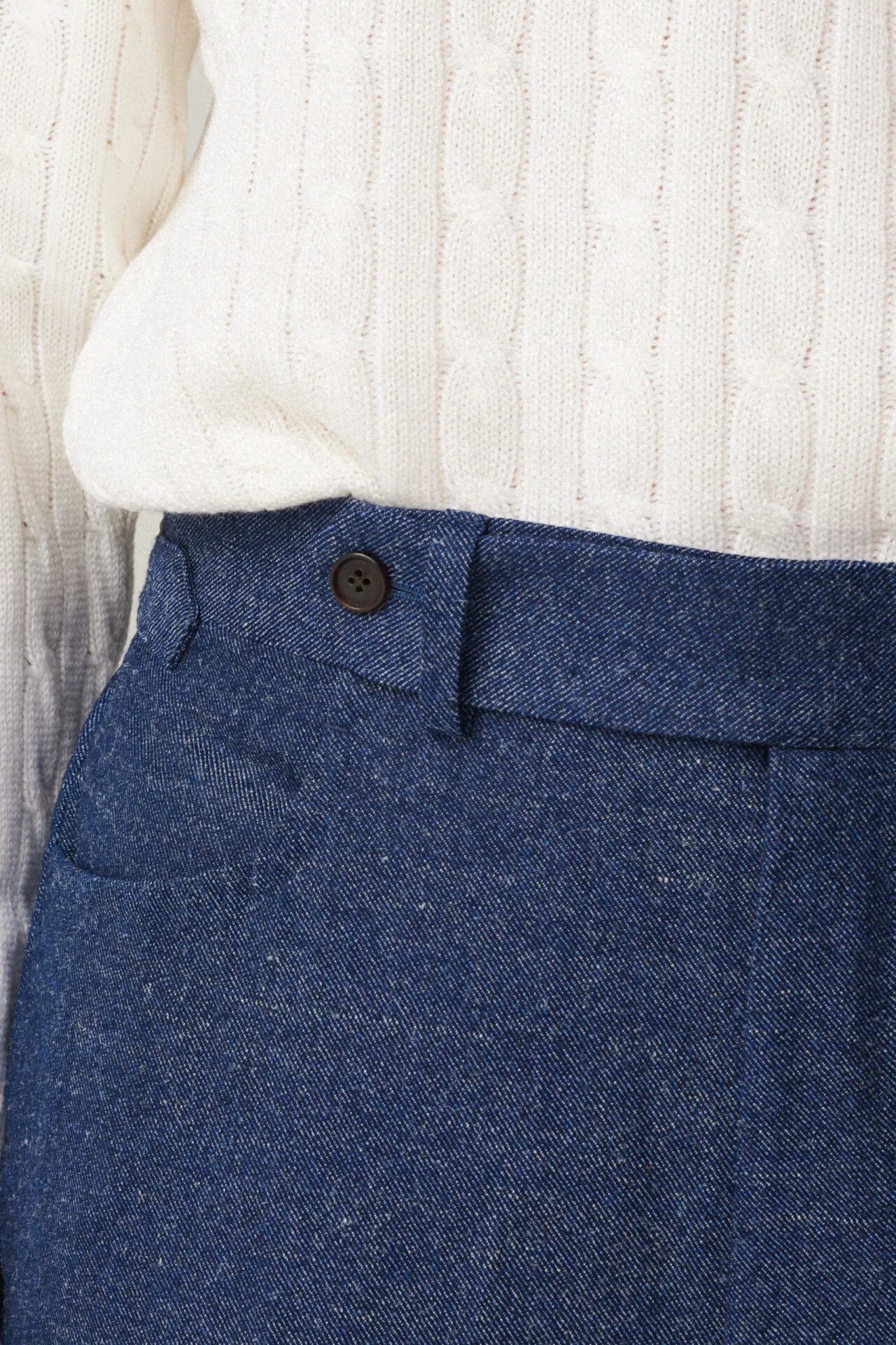 Interwoven roundneck