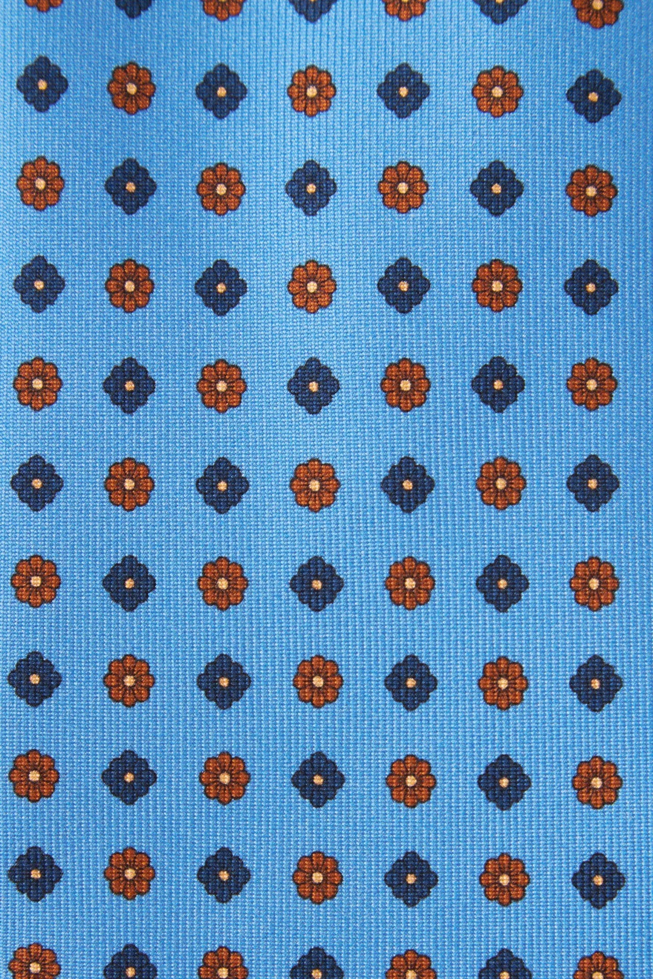 Silk tie with small flowers