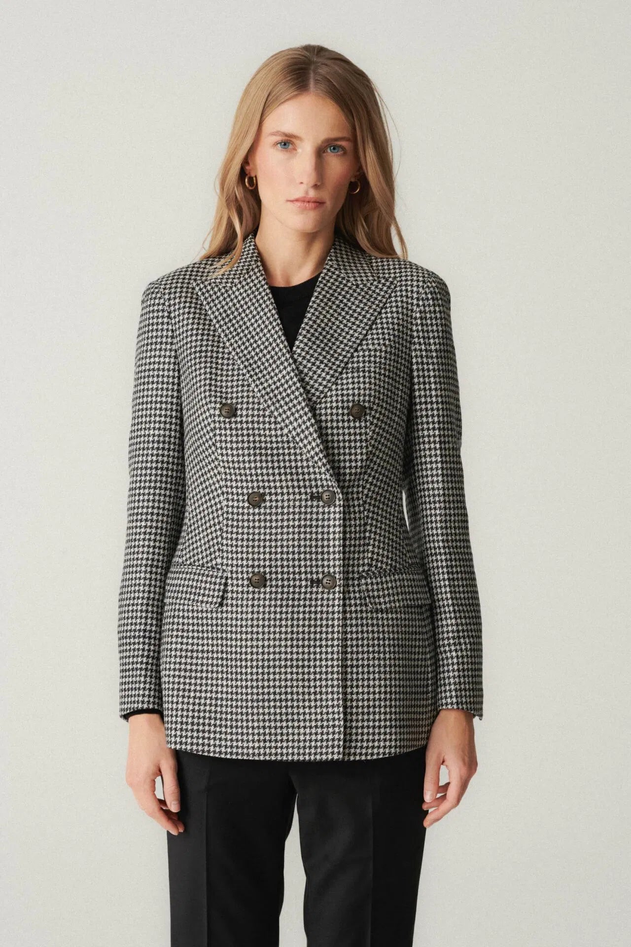 Black and white double-breasted jacket with houndstooth pattern
