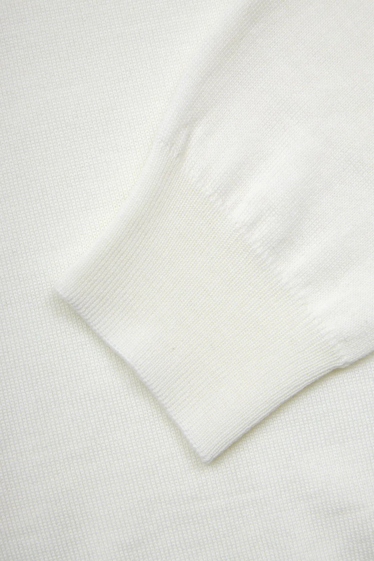 Sweater with a zipper up to the neck