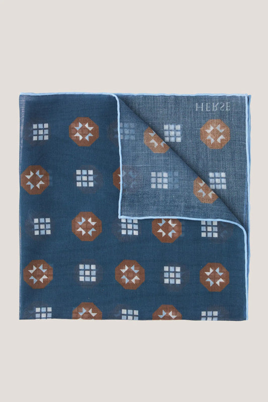 Niebieska poszetka we wzór geometryczny