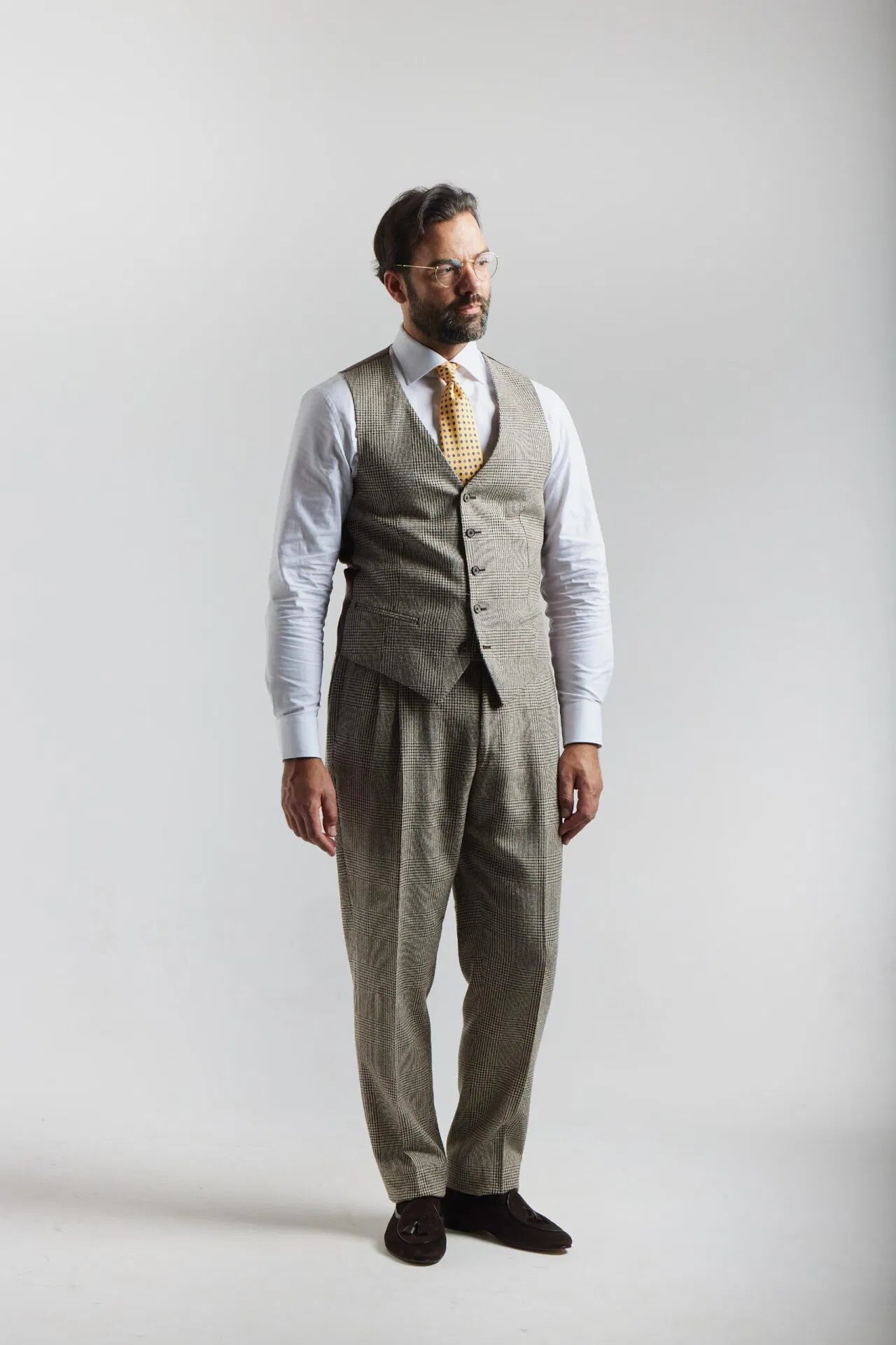 Costume trois pièces à carreaux beige et marron par PoW