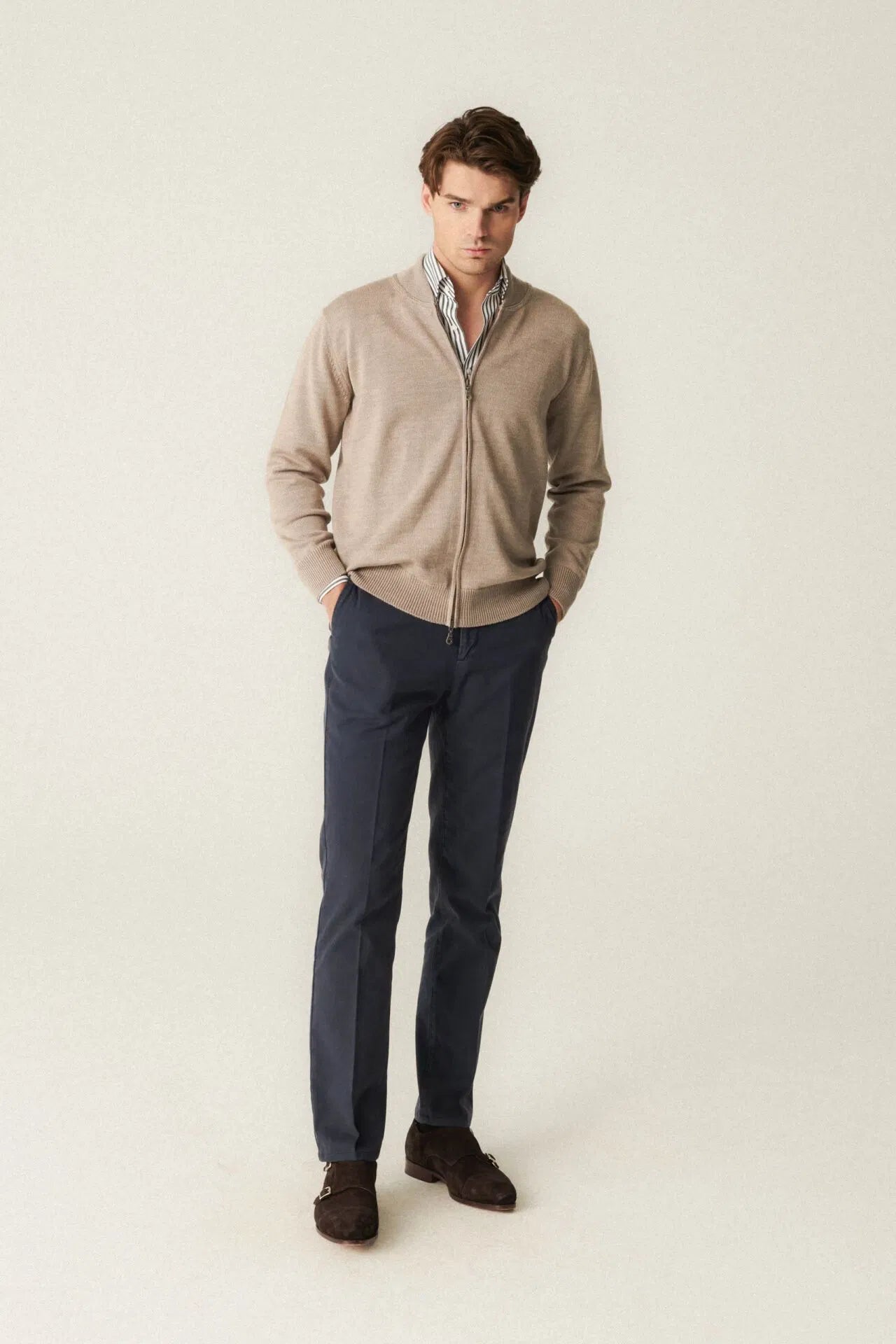 Granatowe spodnie Chino