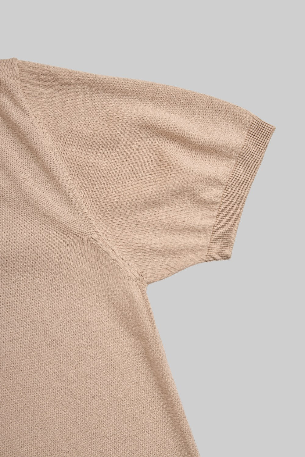 Beżowa dzianinowa koszulka crew neck