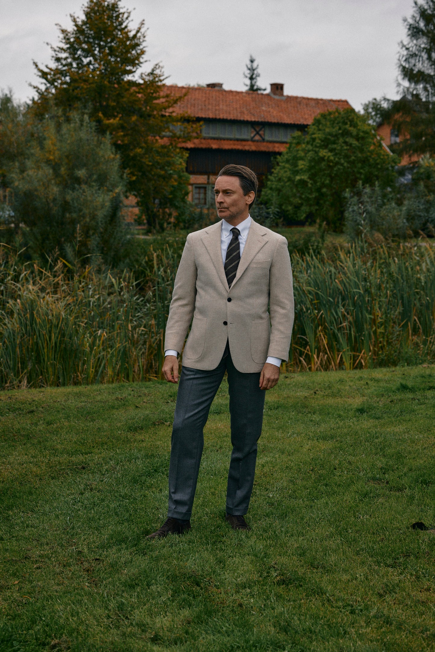 Beżowa marynarka ze szczotkowanej wełny