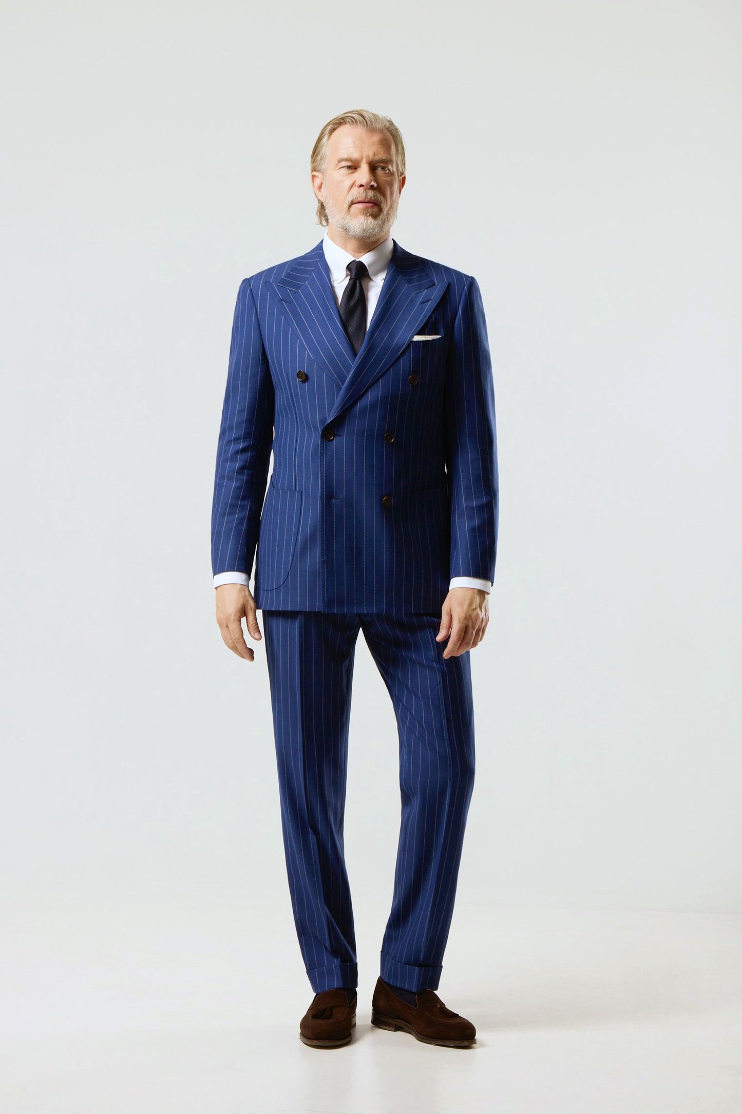 Costume croisé bleu cobalt à fines rayures en tissu Loro Piana