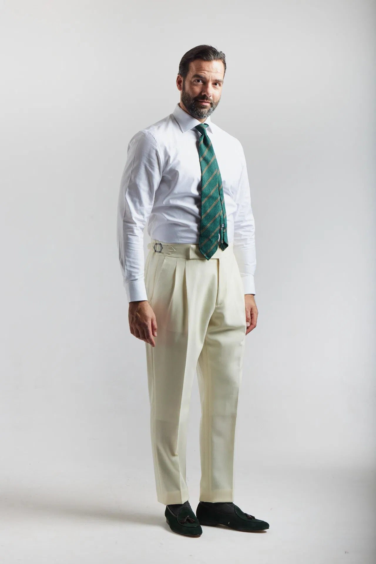 Kremowy garnitur dwurzędowy 4-ply