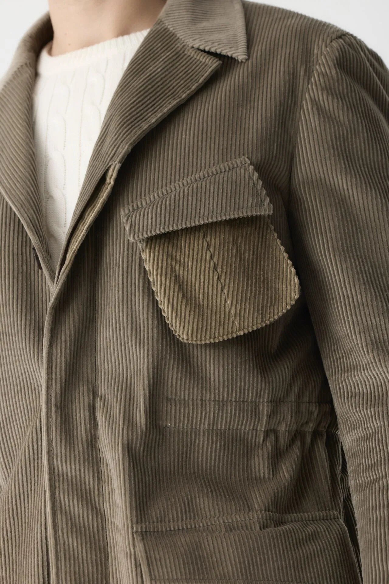 Veste jungle en velours côtelé vert olive