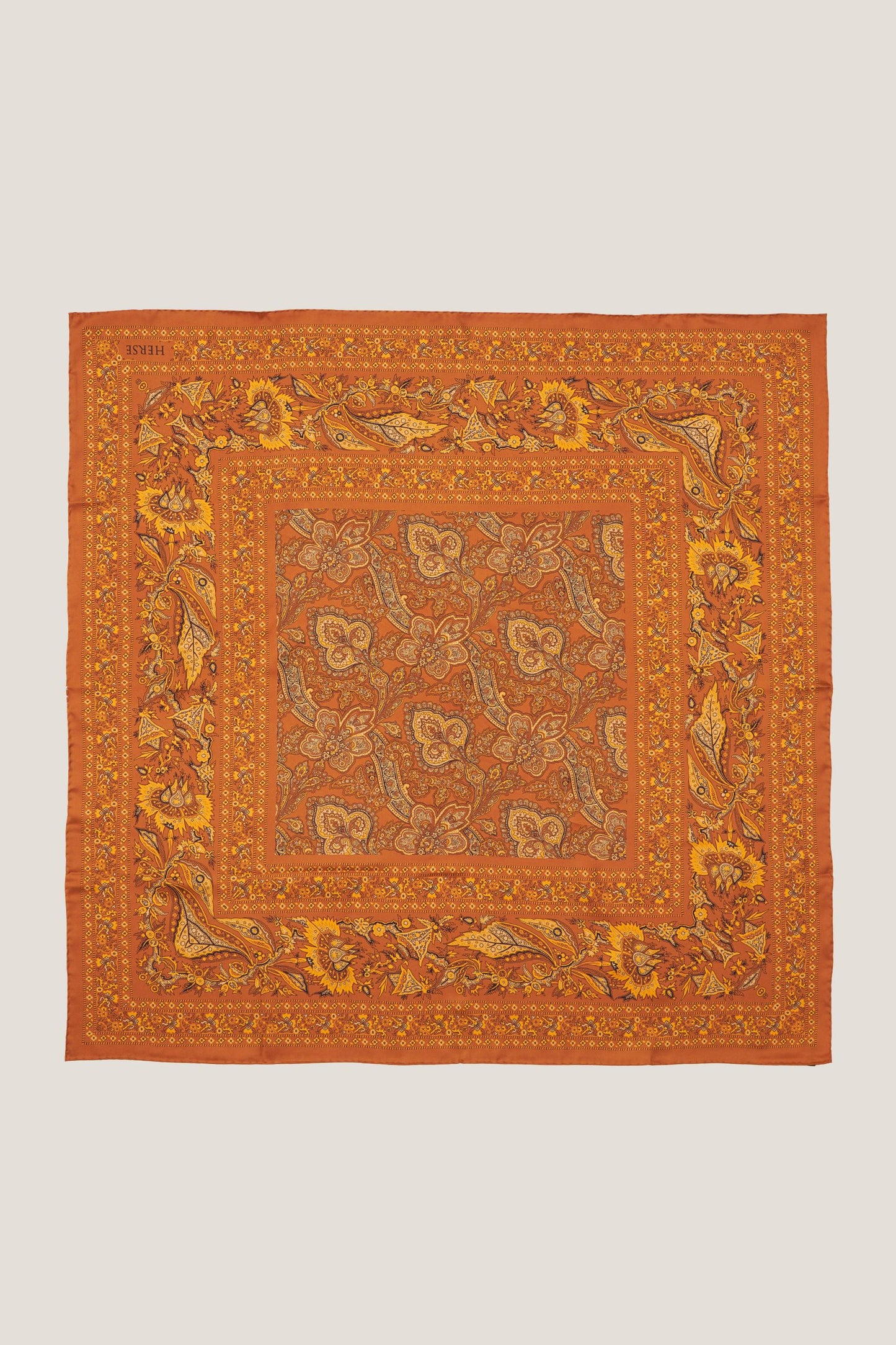 Foulard en soie à motif cachemire