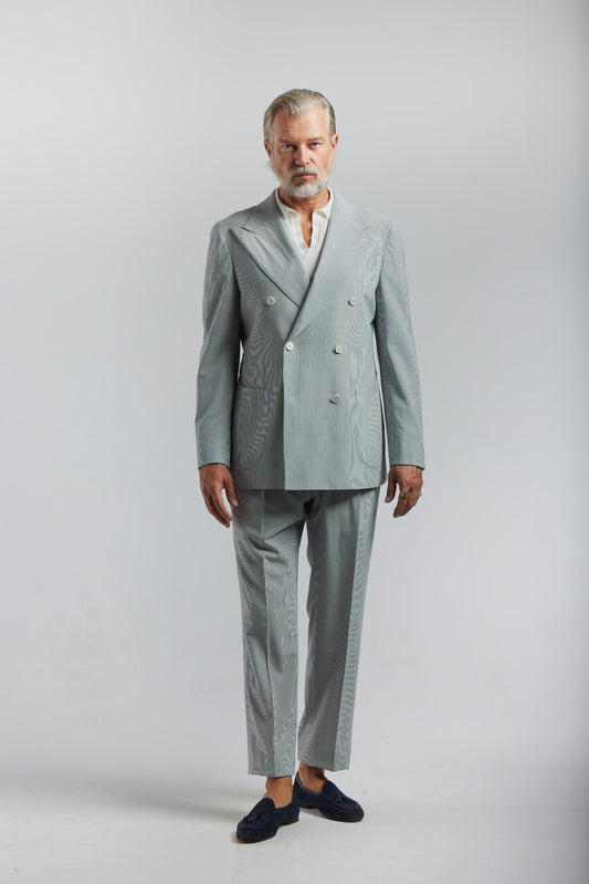 Biało-niebieski dwurzędowy garnitur z kory