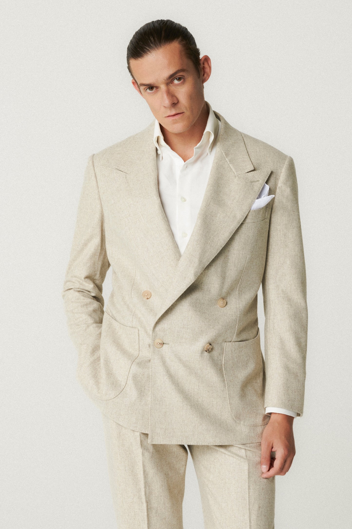 Costume croisé en flanelle beige clair
