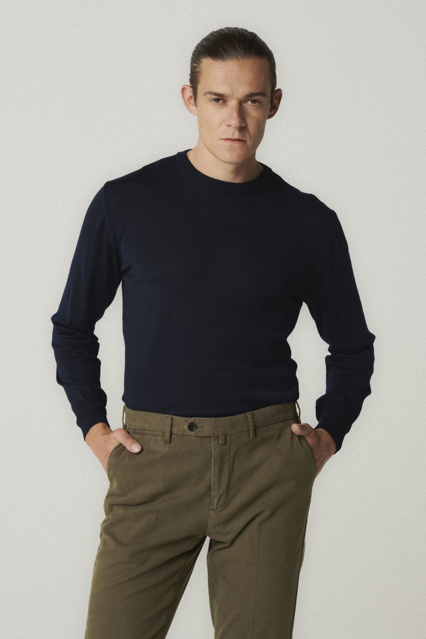 Col rond classique bleu marine