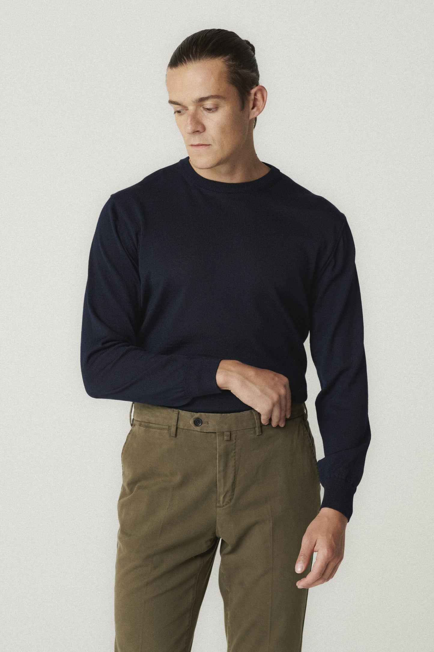 Col rond classique bleu marine