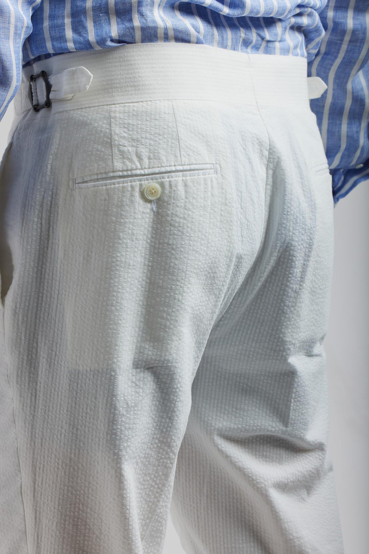 Białe spodnie z bawełnianej kory