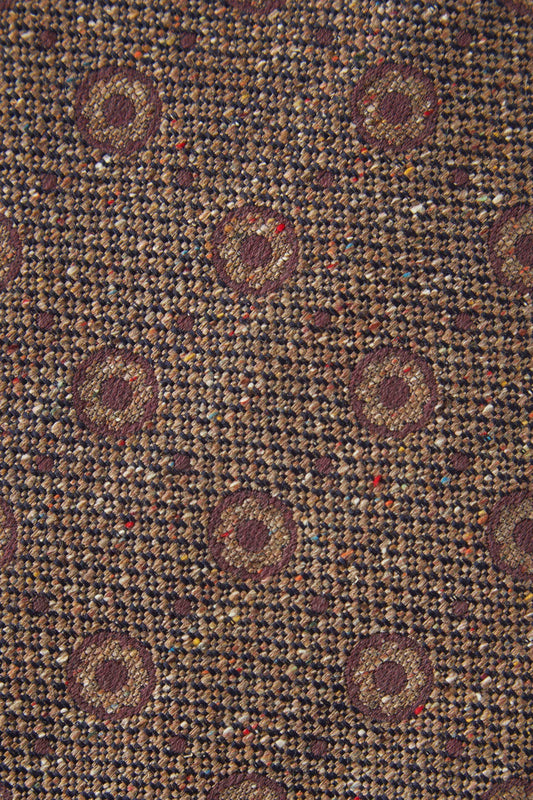 Geometric pattern tie made of raw silk, lined