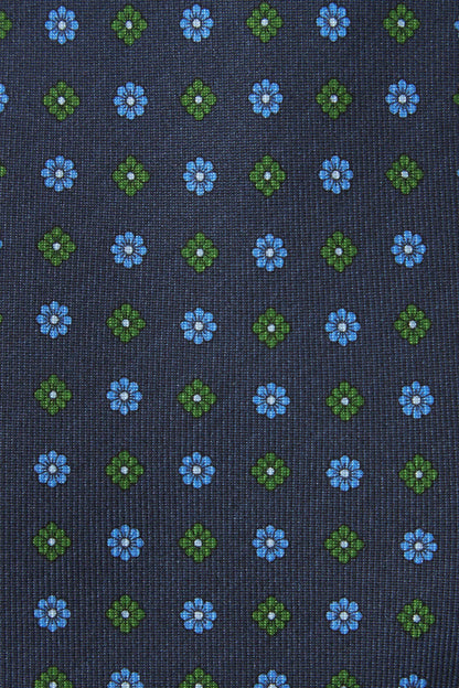 Silk tie with small flowers