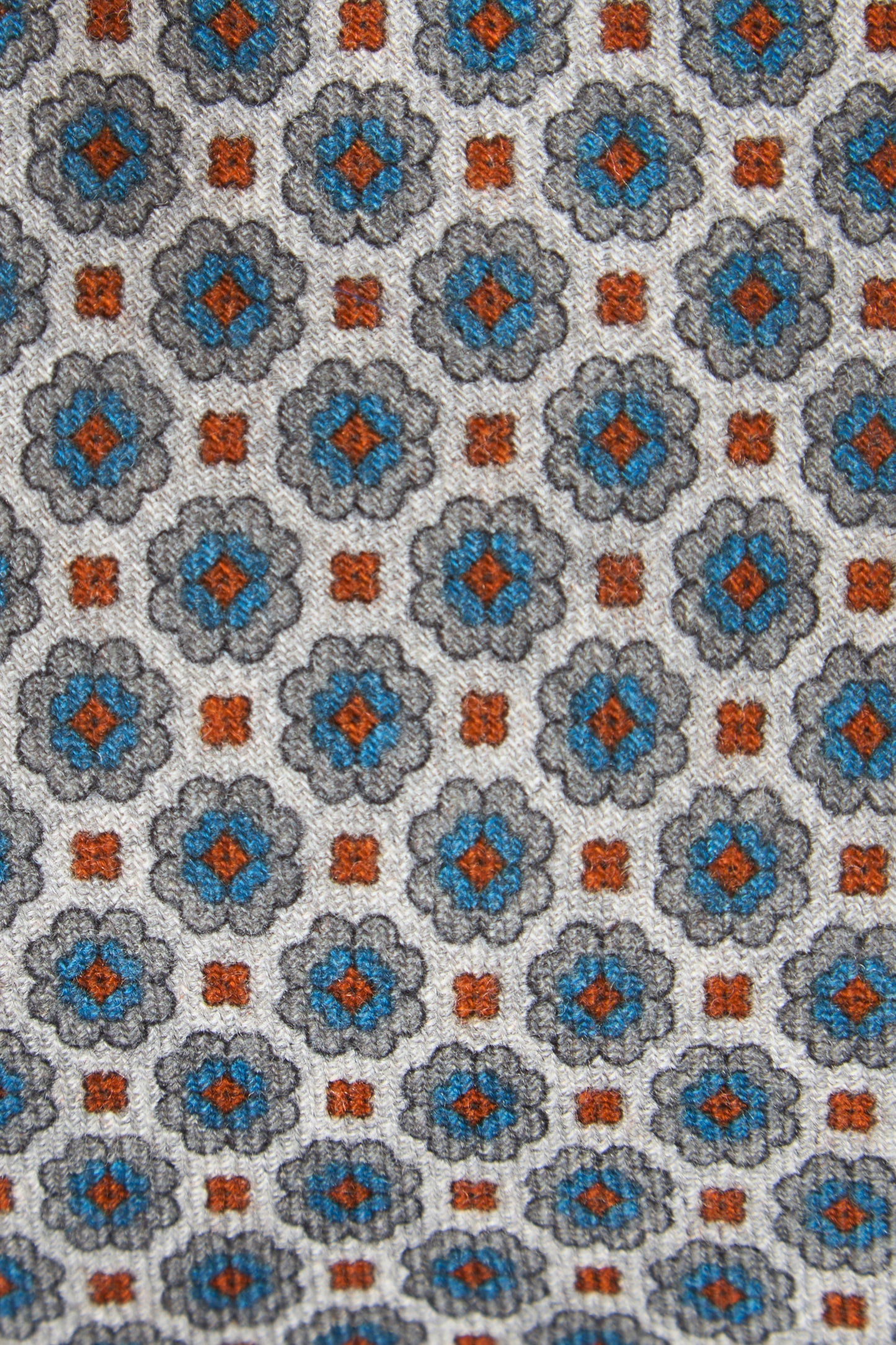 Cravate médaillon en laine rouge