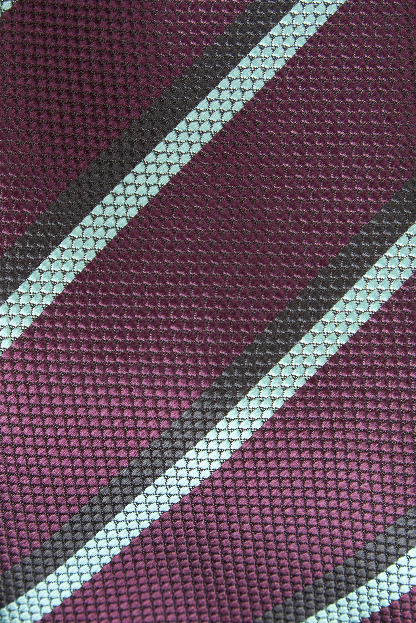 Cravate régimentaire structurée en soie bleu marine