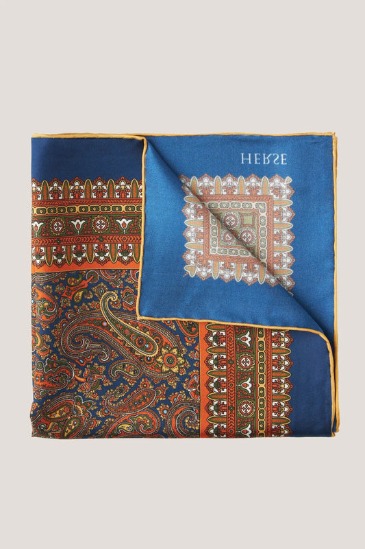 Pocket square with an inner paisley pattern