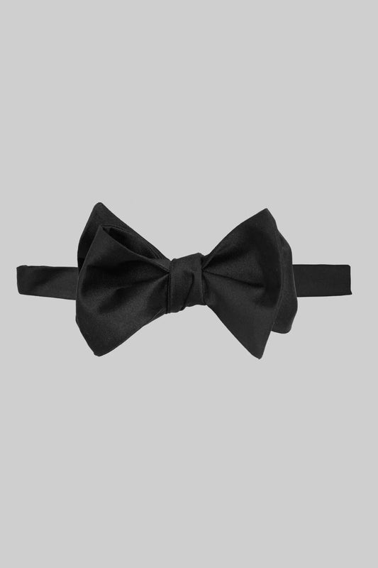 Black classic bow tie