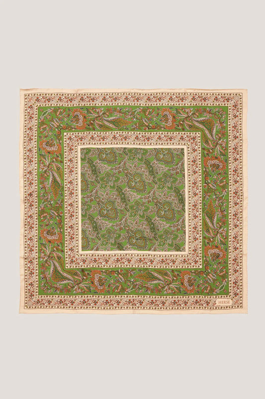 Jedwabna apaszka w paisley