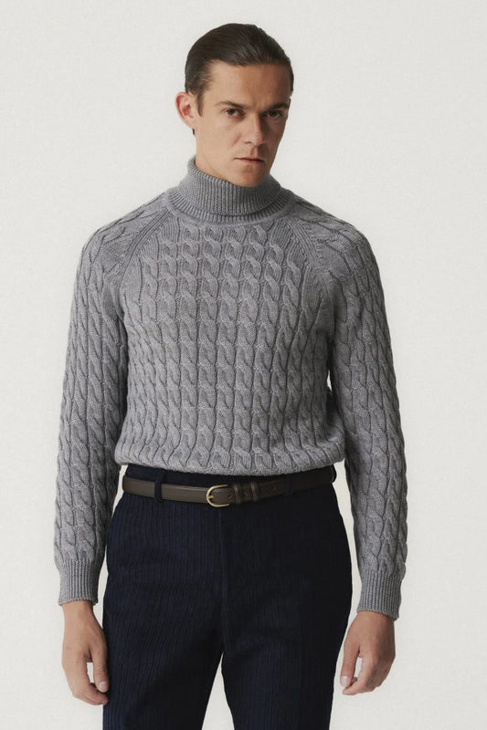 Col roulé en maille torsadée grise
