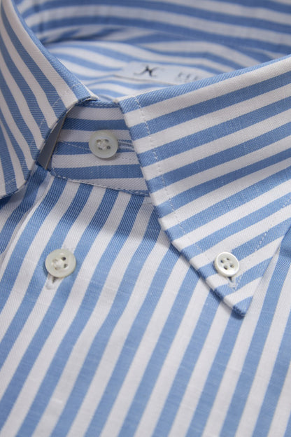 Linen striped shirt with a cutaway collar