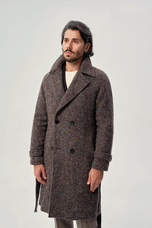 Double-breasted raglan coat in Donegal Tweed