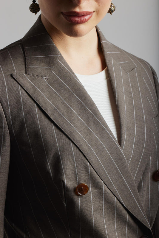 Costume marron à rayures