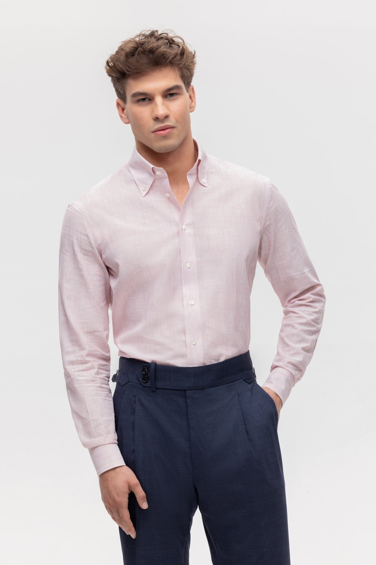 Chemise en coton et lin à rayures rouges, roses et blanches