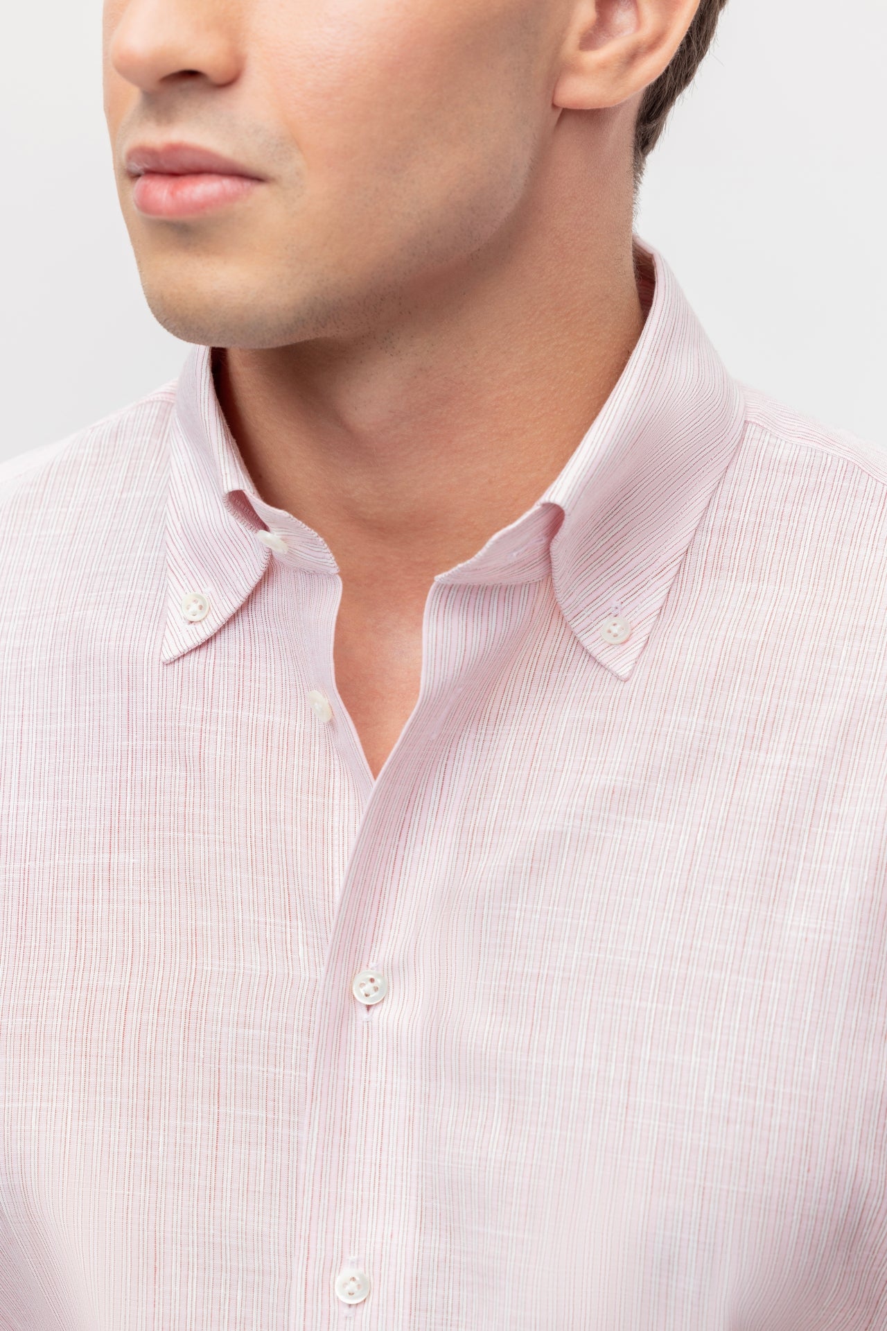 Chemise en coton et lin à rayures rouges, roses et blanches