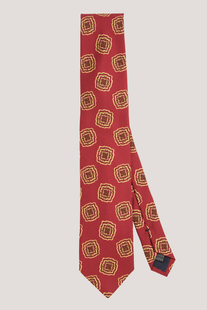 Czerwony jedwabny krawat w ornamenty