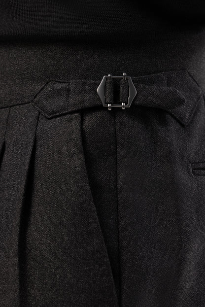 Grafitowy garnitur dwurzędowy z wełny