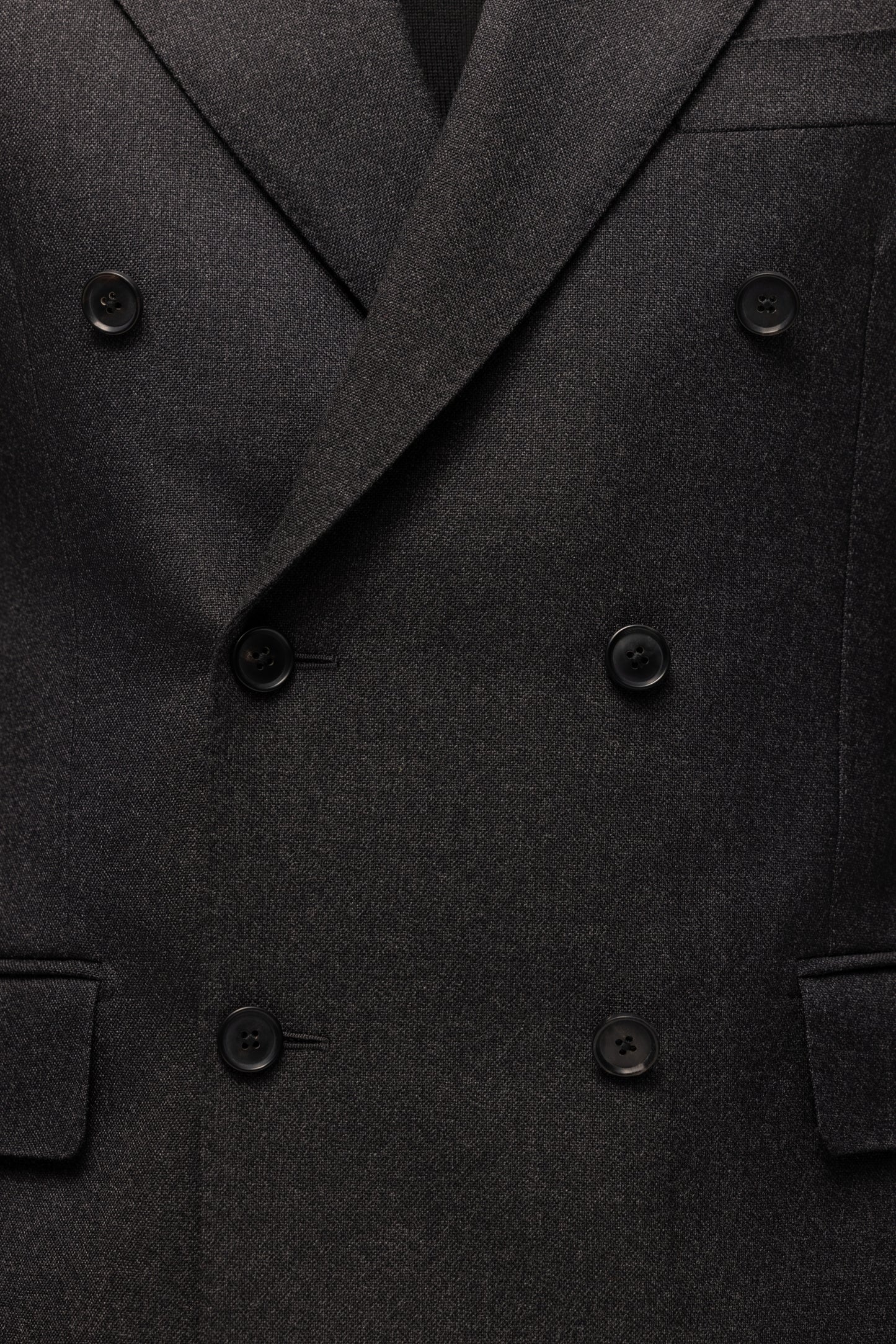 Grafitowy garnitur dwurzędowy z wełny