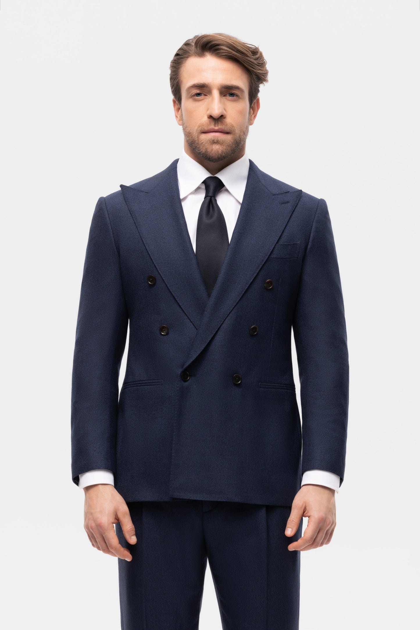 Jasnogranatowy garnitur dwurzędowy z wełny