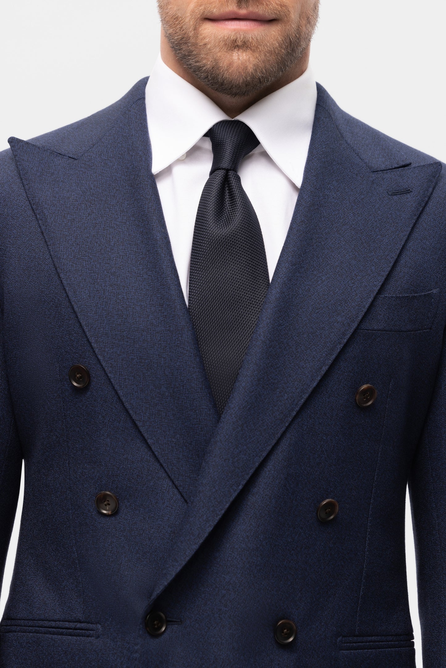 Jasnogranatowy garnitur dwurzędowy z wełny