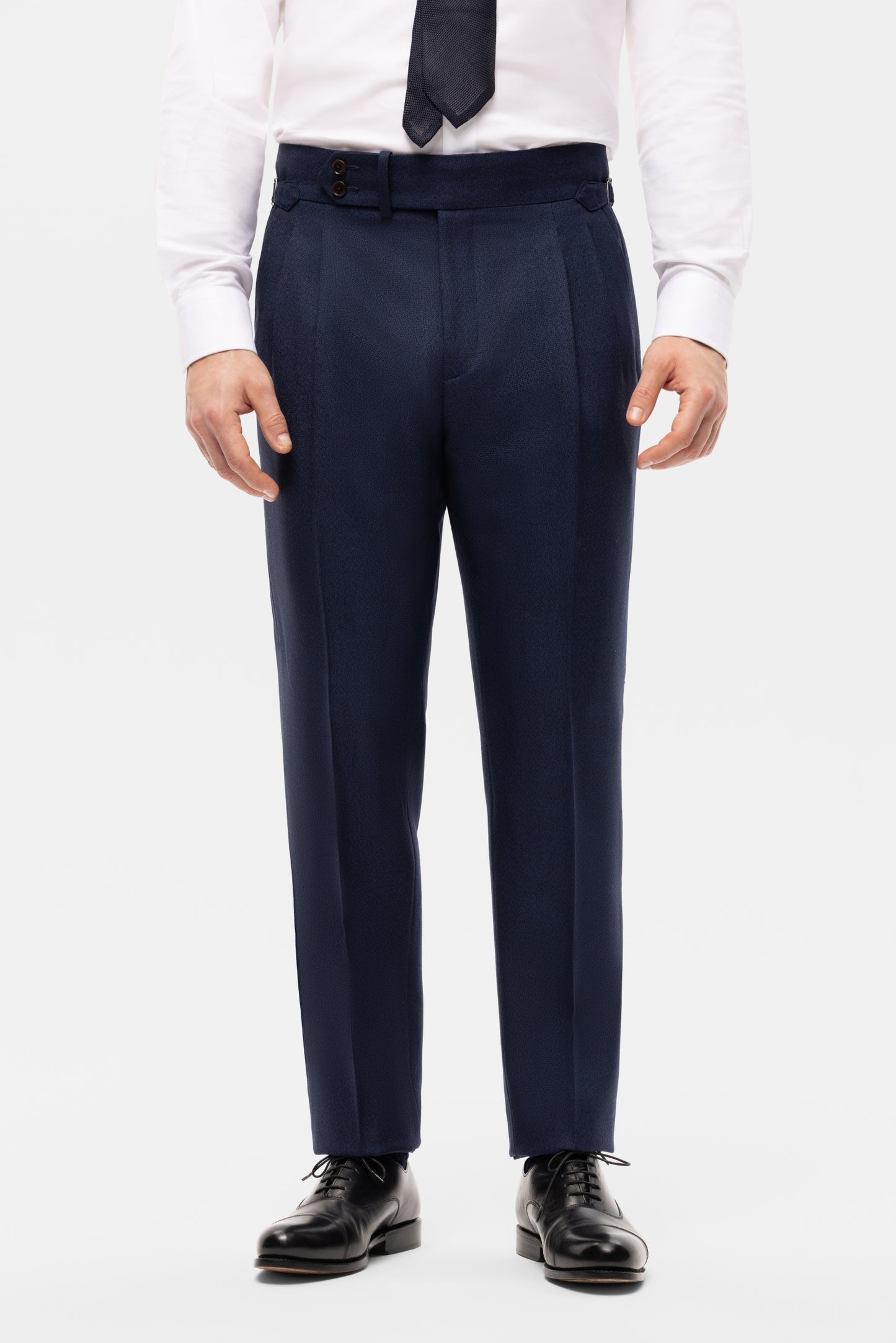 Jasnogranatowy garnitur dwurzędowy z wełny