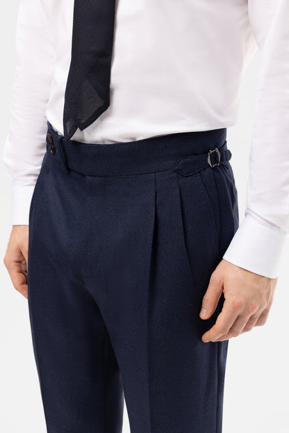 Jasnogranatowy garnitur dwurzędowy z wełny