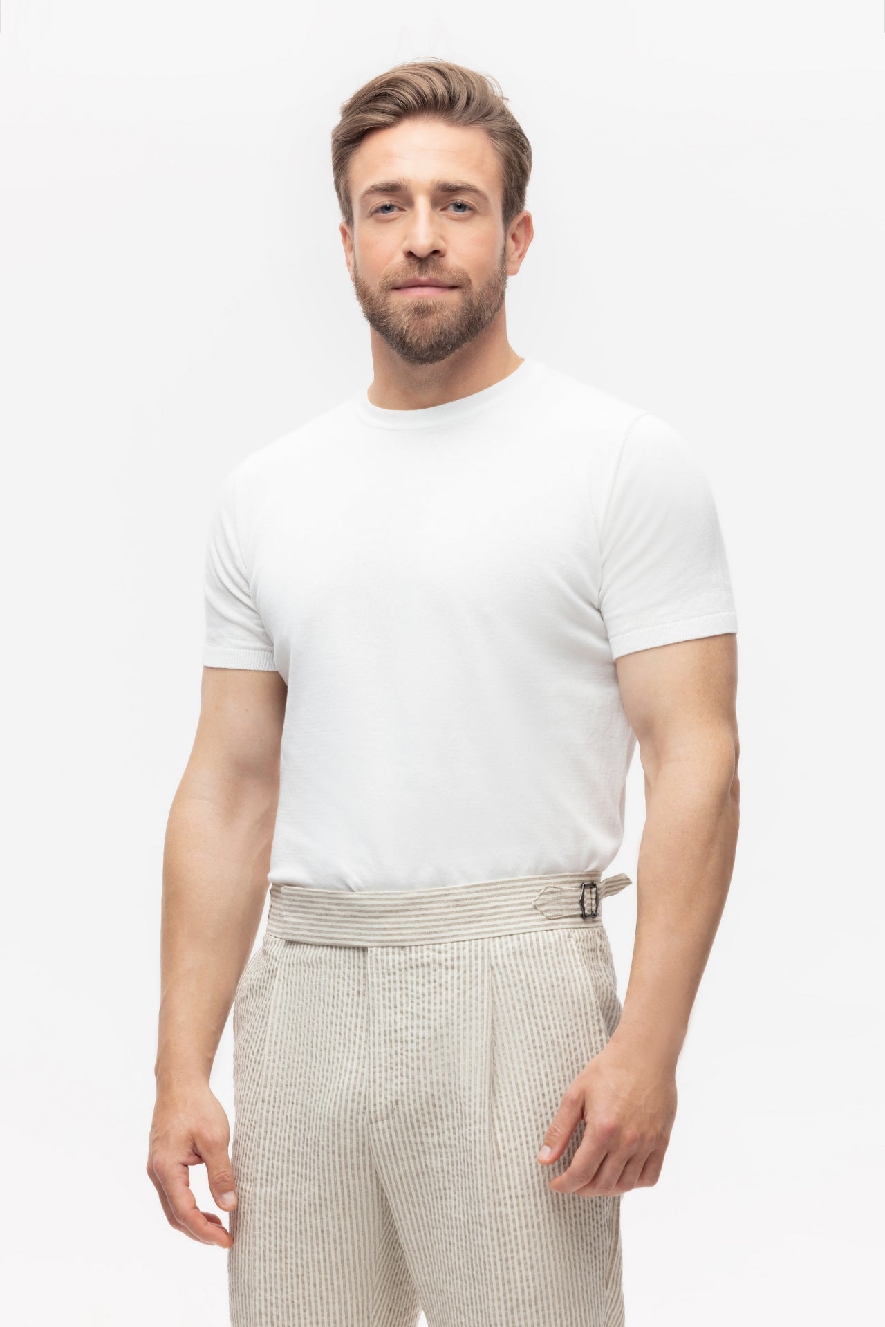 T-shirt blanc en tricot à col rond